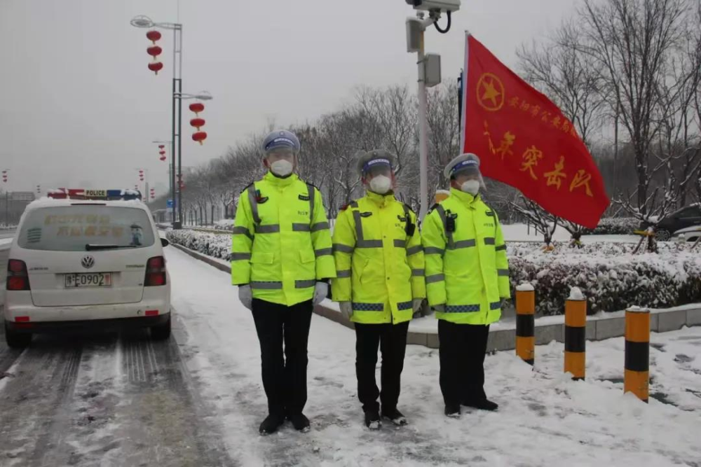 窗口期法联杯焦点战;四川男篮完成豪取连胜;赛场秩序良好;资深球员宣示担当的简单介绍 窗口期法联杯焦点战;四川男篮完成豪取连胜;赛场秩序良好;资深球员宣示担当的简单介绍