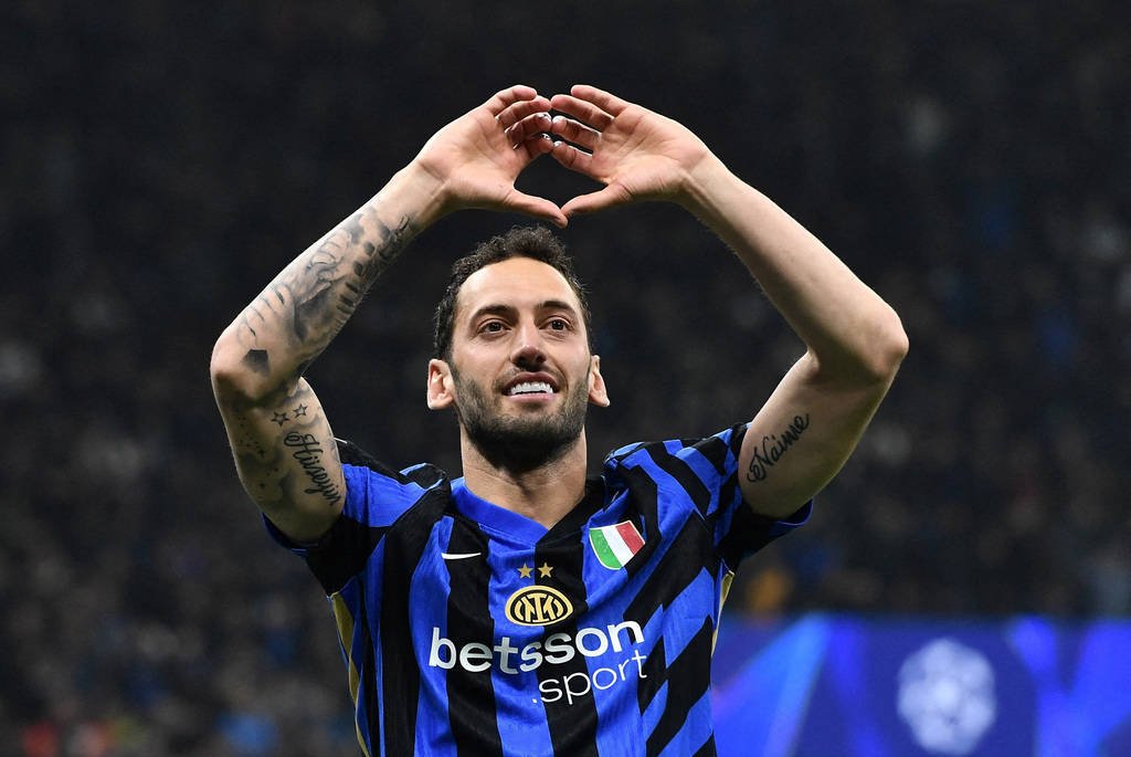 关于费耶诺德发布备战花絮，集结日手感冰凉，欧冠任务艰巨，球探报告显示潜力的信息