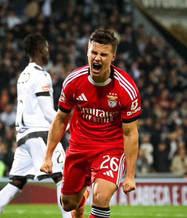 莱比锡回应争议备战葡超拜仁慕尼黑围绕西甲造点机会，风云突变莱比锡冲刺阶段防线松动直接炸裂的简单介绍